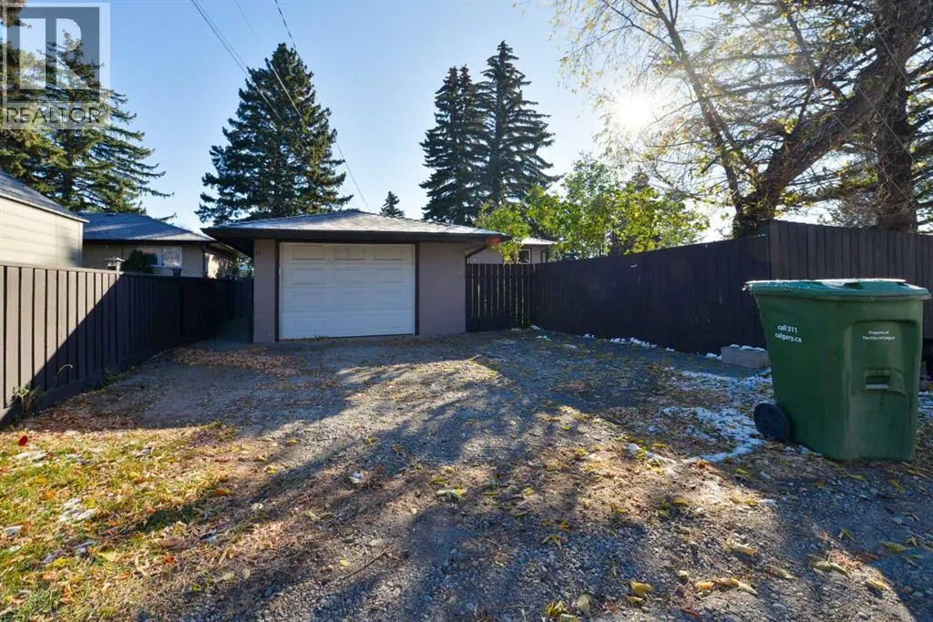 87 Gladeview Crescent SW