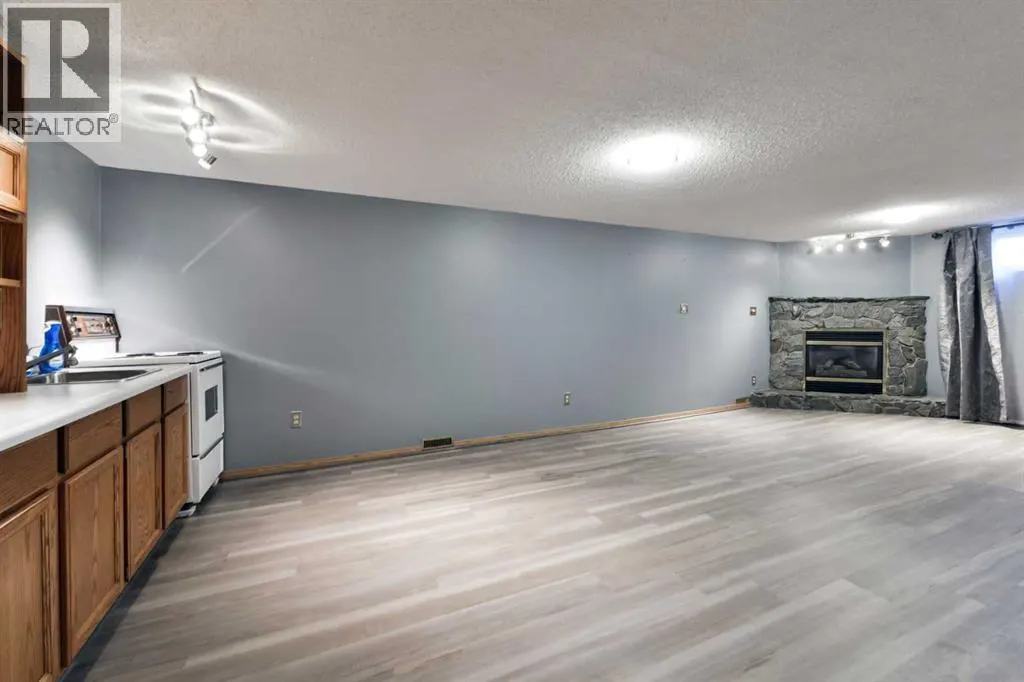 87 Gladeview Crescent SW