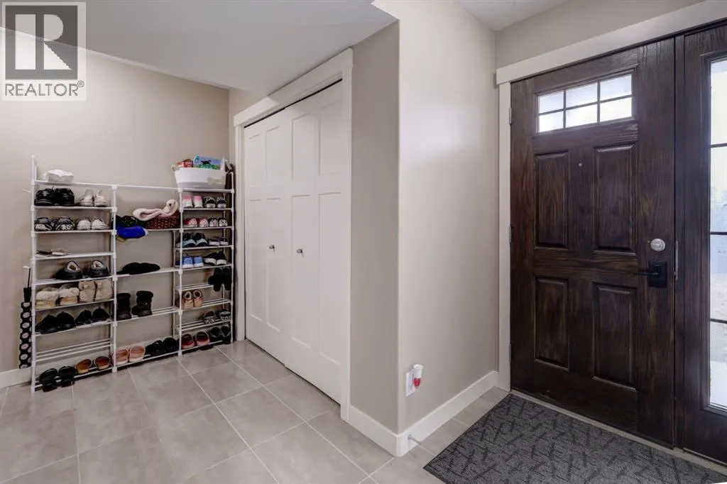 210 Skyview Ranch Grove NE