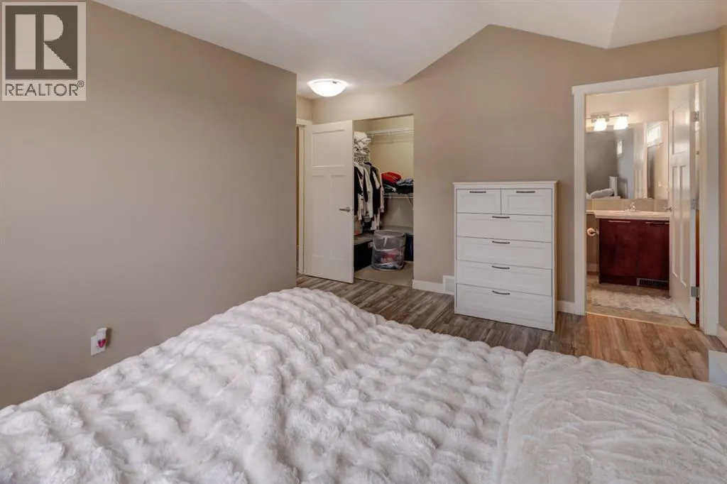 210 Skyview Ranch Grove NE