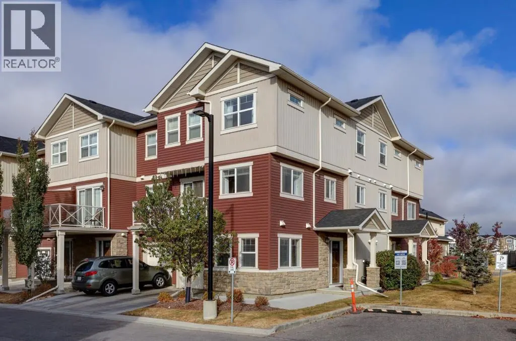210 Skyview Ranch Grove NE