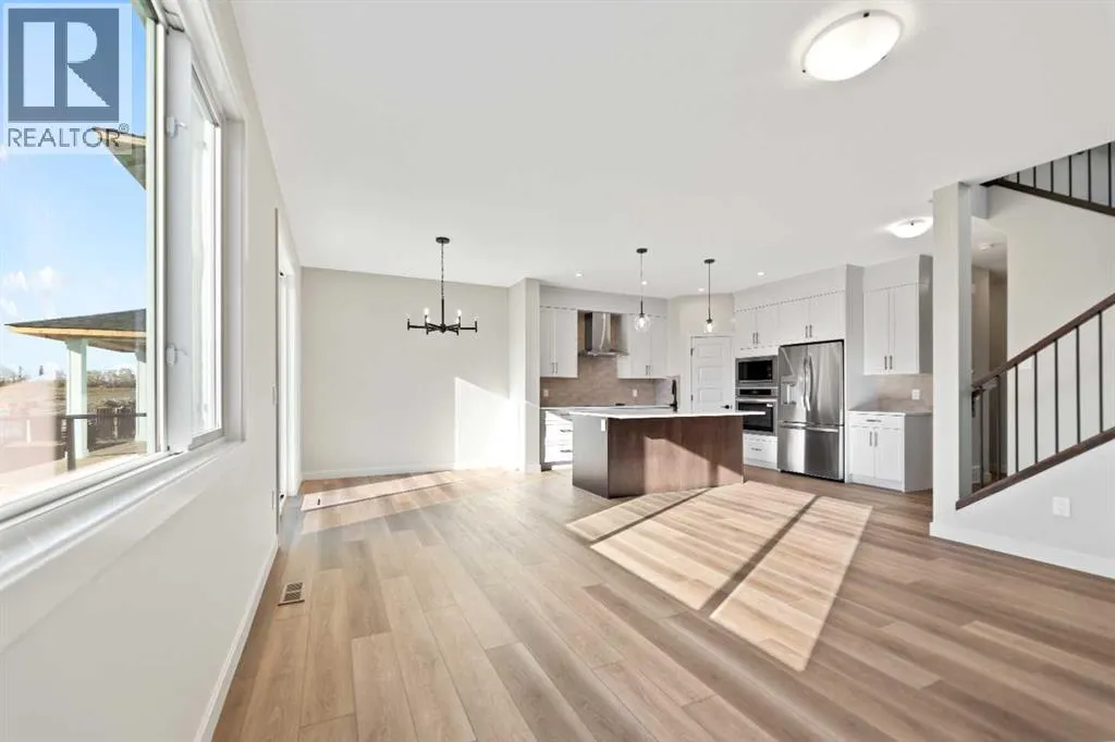 86 Emerson Crescent