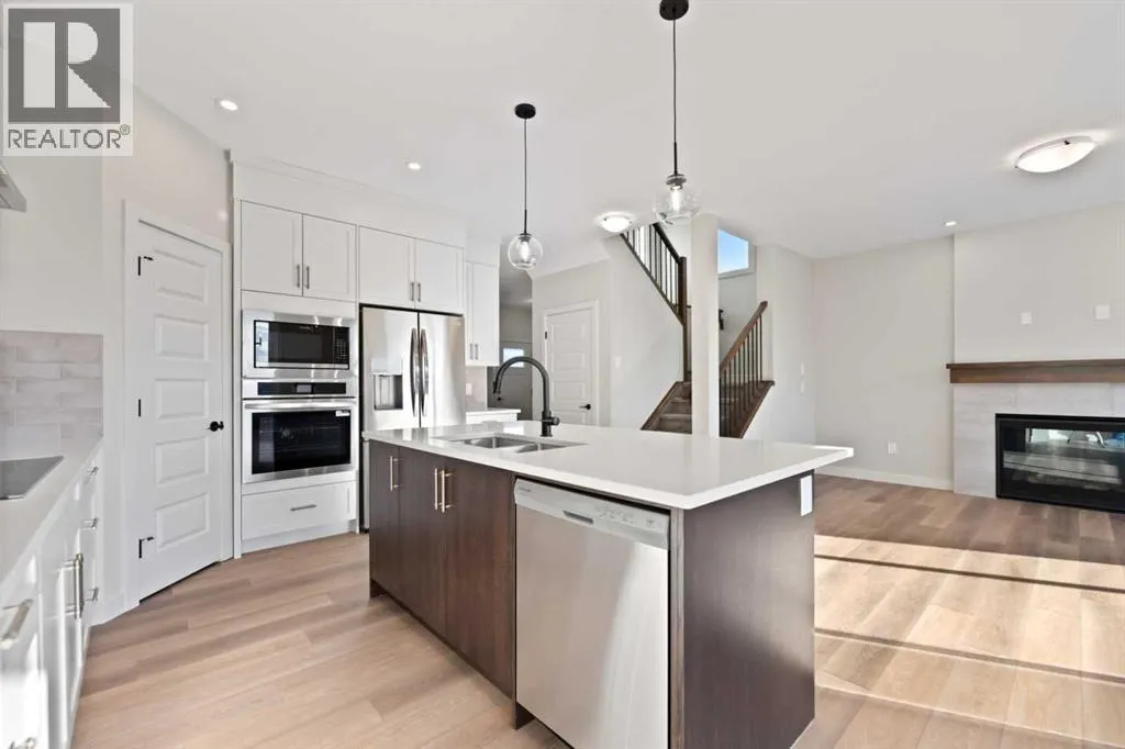 86 Emerson Crescent