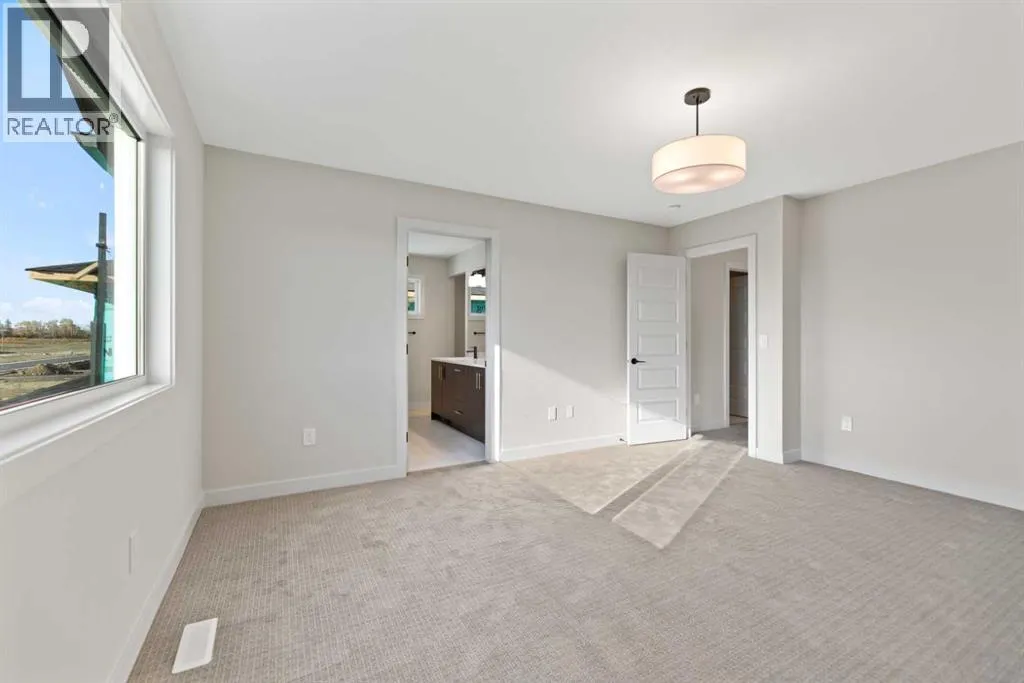 86 Emerson Crescent