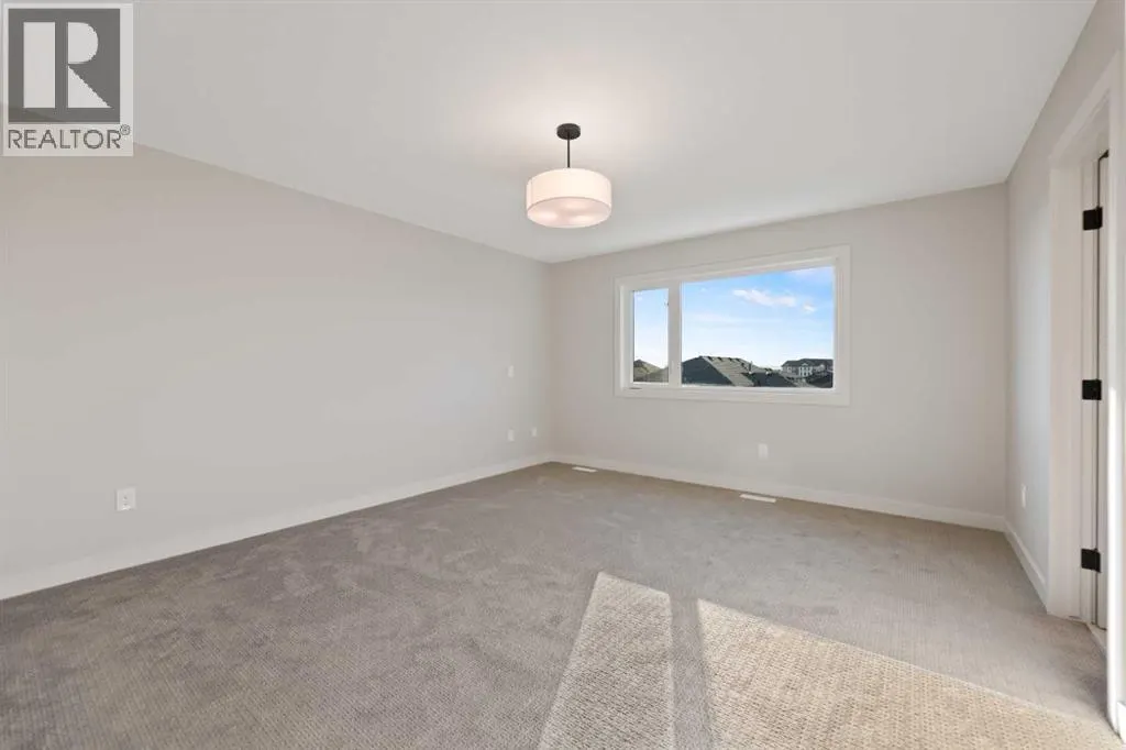 86 Emerson Crescent
