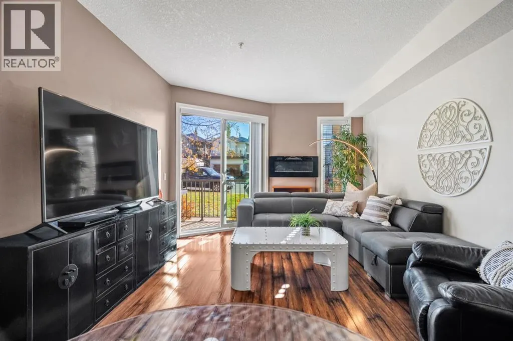 3106, 15 Sunset Square