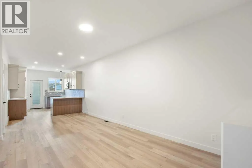 112 Gray Close
