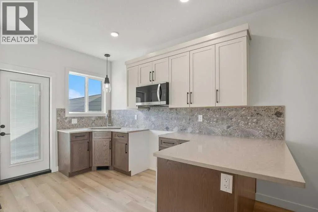 112 Gray Close