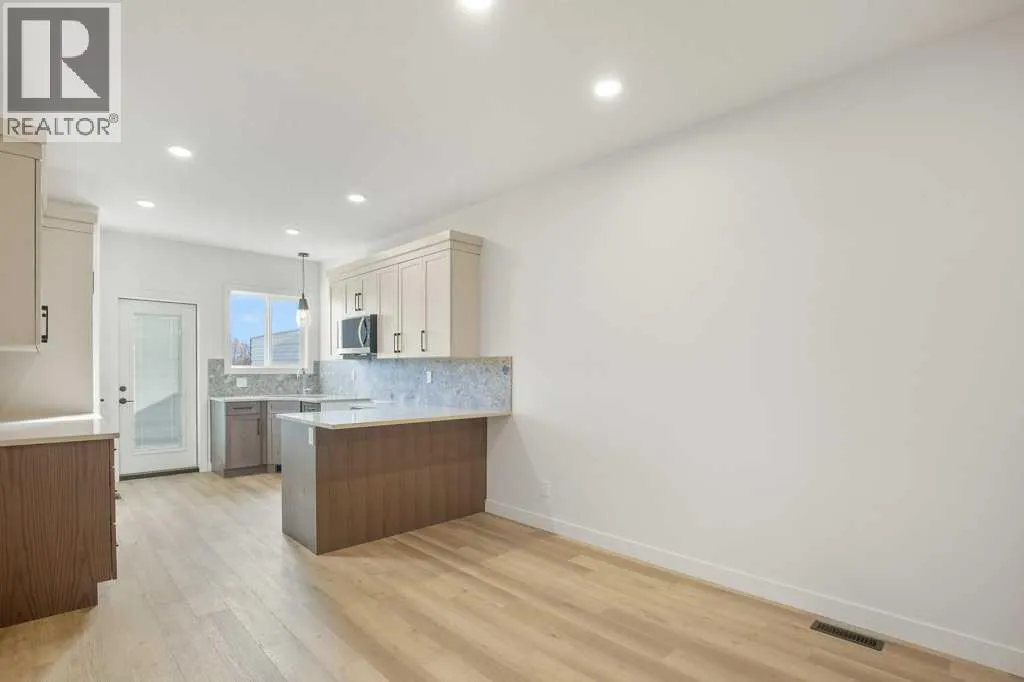 112 Gray Close