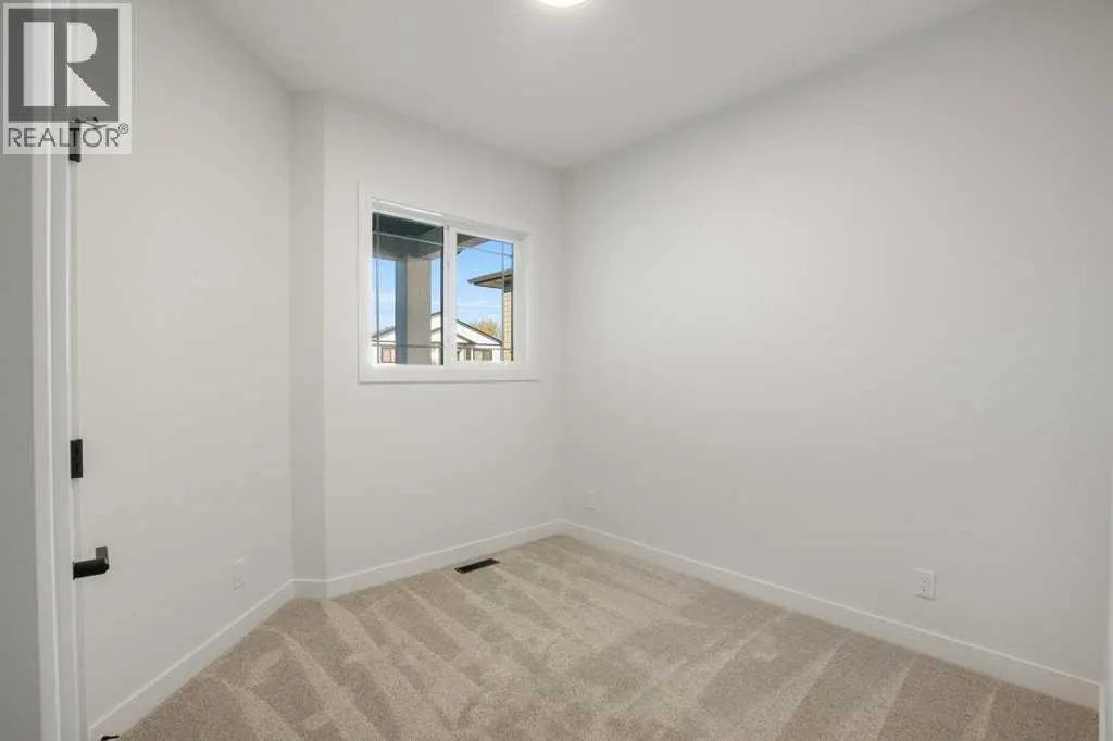 112 Gray Close