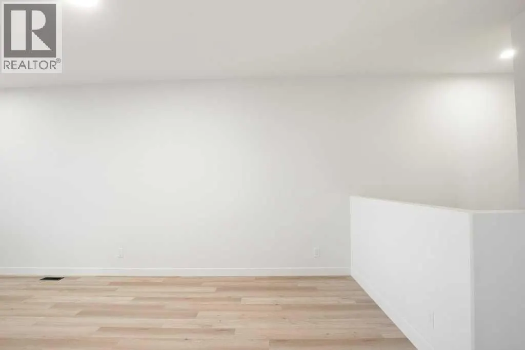 112 Gray Close