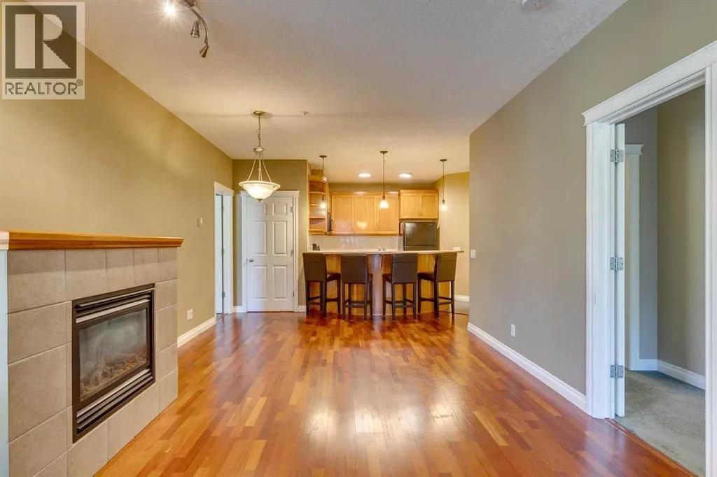 2201, 24 Hemlock Crescent SW
