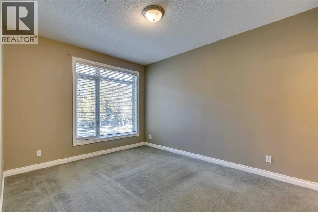 2201, 24 Hemlock Crescent SW