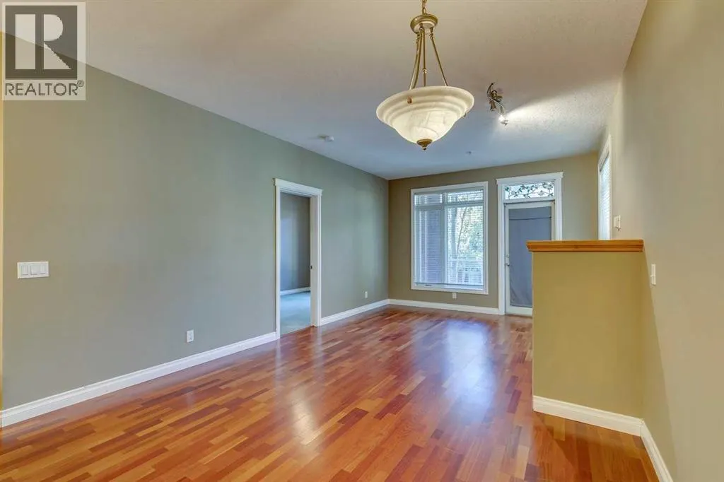 2201, 24 Hemlock Crescent SW