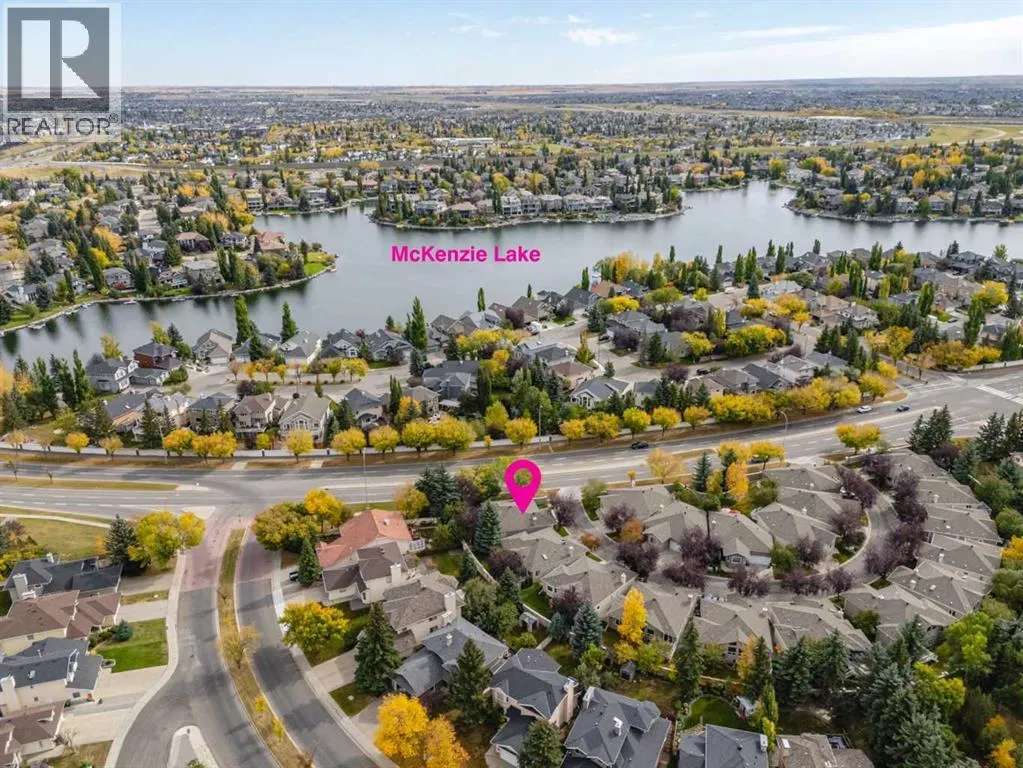 145 McKenzie Lake Gardens SE