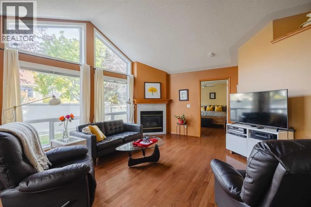 145 McKenzie Lake Gardens SE