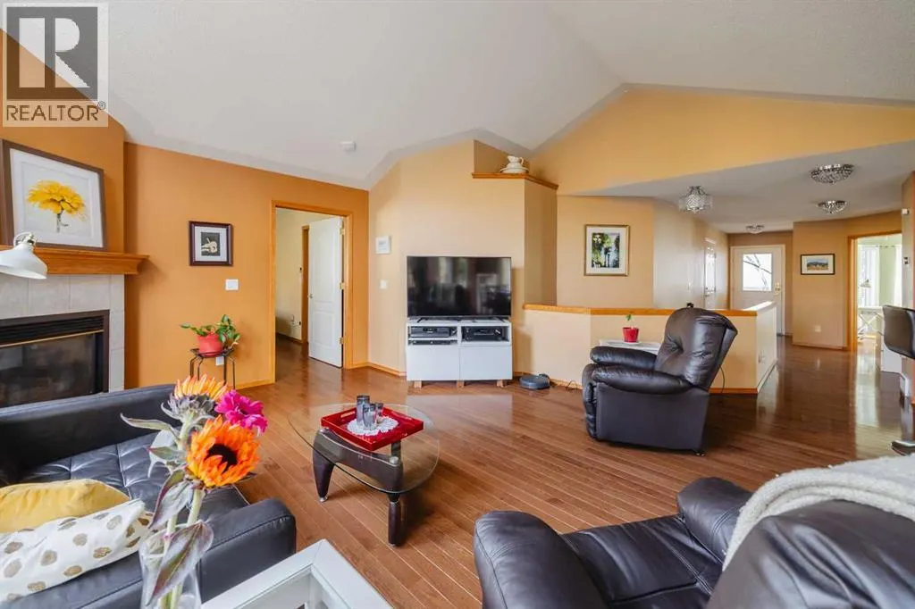 145 McKenzie Lake Gardens SE
