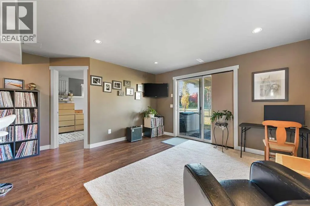 60 Canoe Cove SW