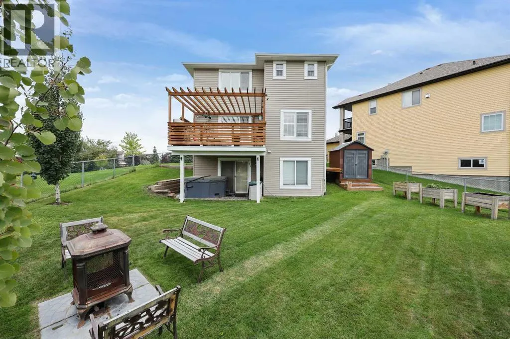 60 Canoe Cove SW