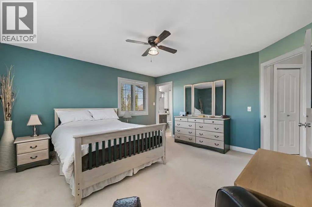 60 Canoe Cove SW