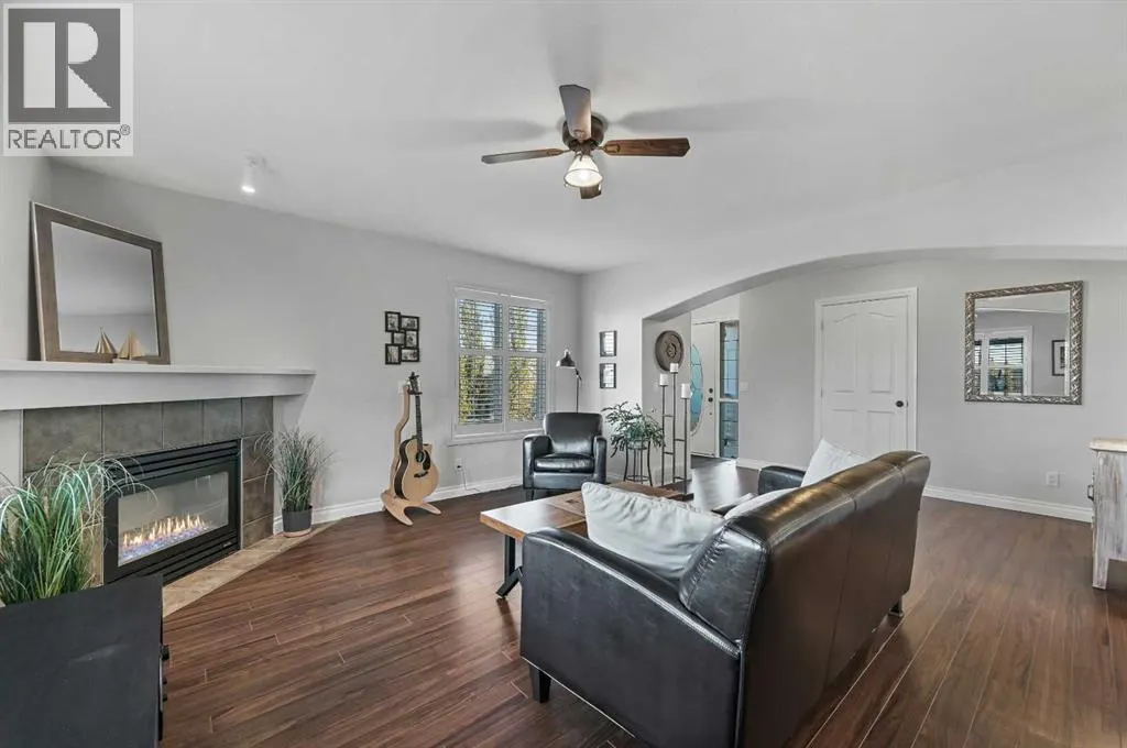 60 Canoe Cove SW