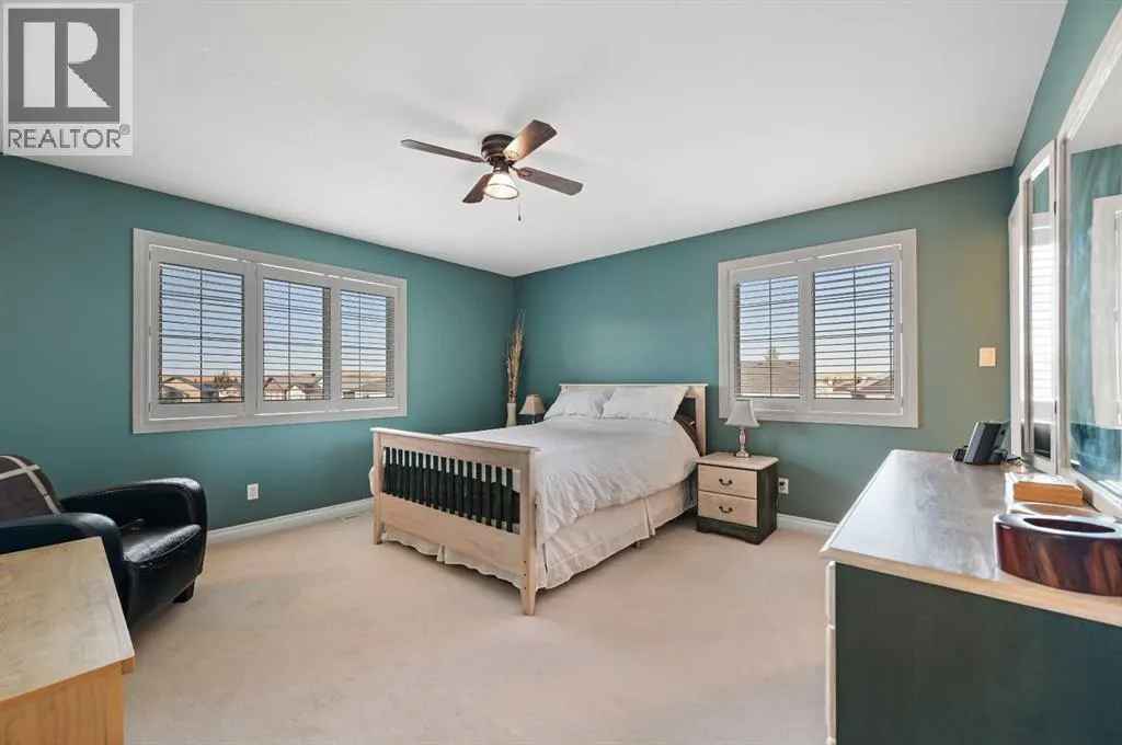 60 Canoe Cove SW