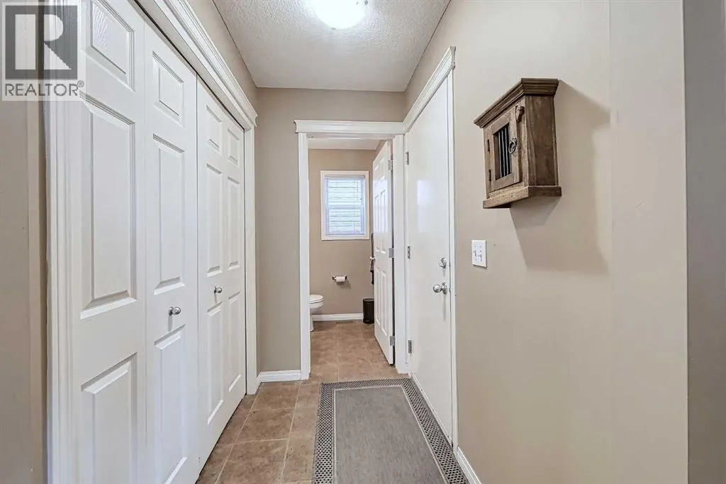73 Everwoods Road SW