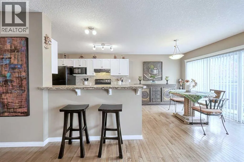 73 Everwoods Road SW