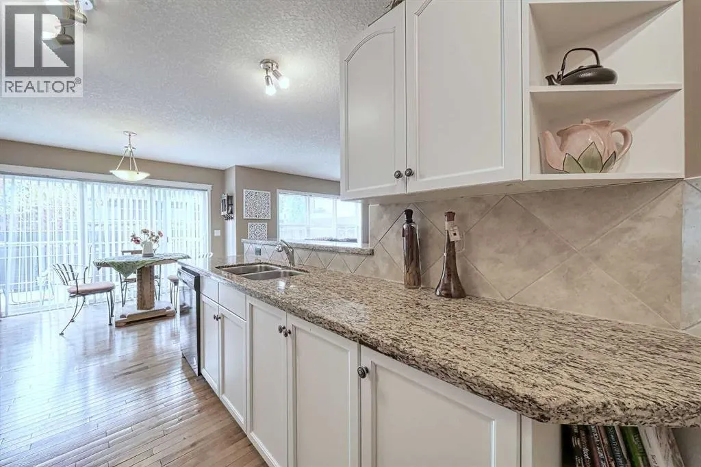 73 Everwoods Road SW