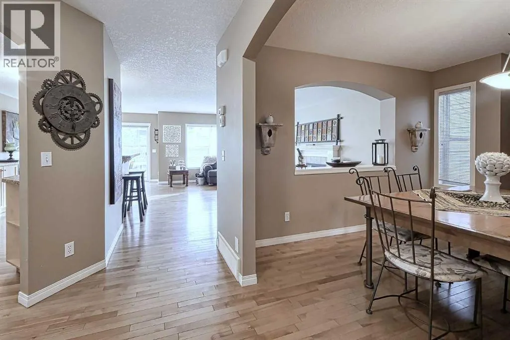 73 Everwoods Road SW