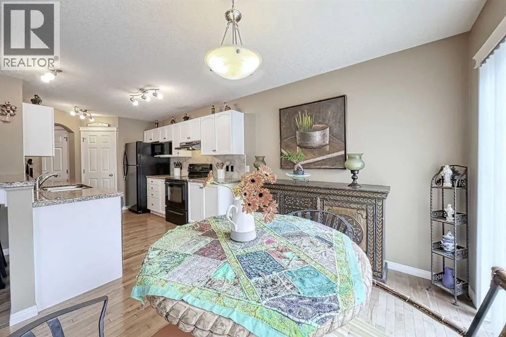 73 Everwoods Road SW