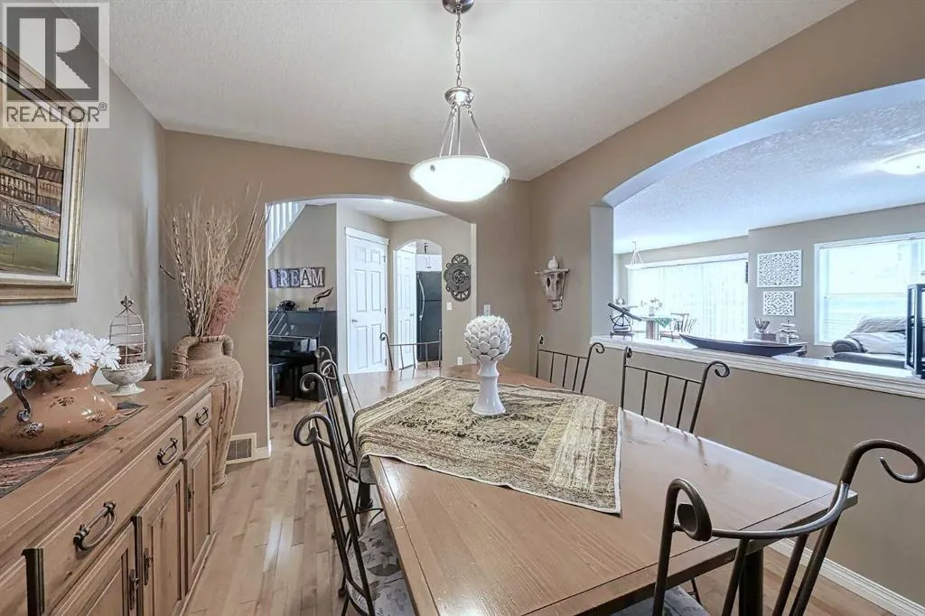 73 Everwoods Road SW