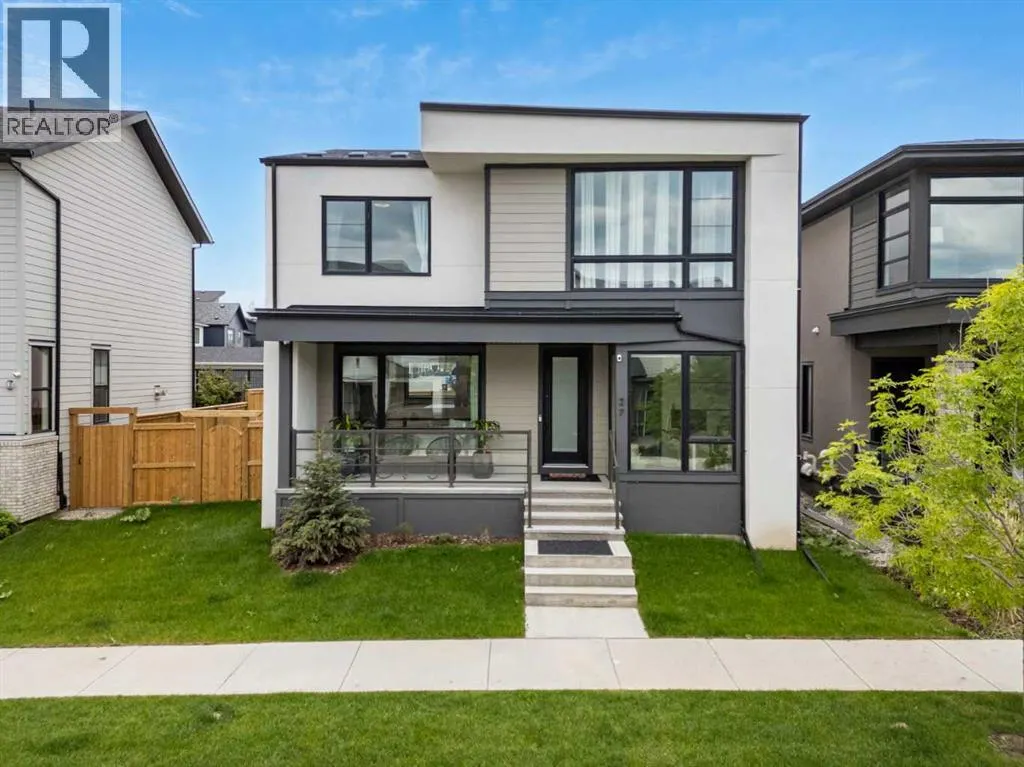 27 Bluerock Avenue SW