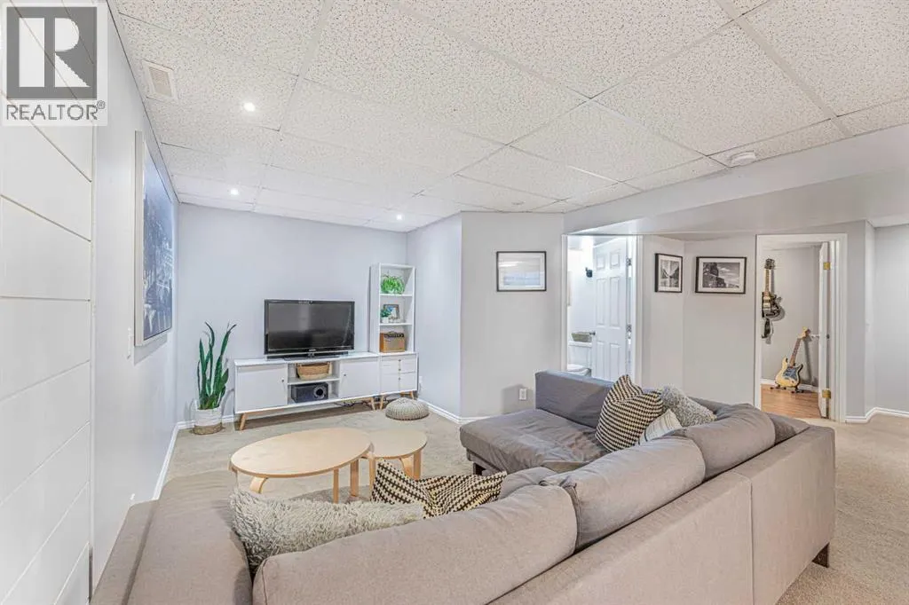 754 Cimarron Close