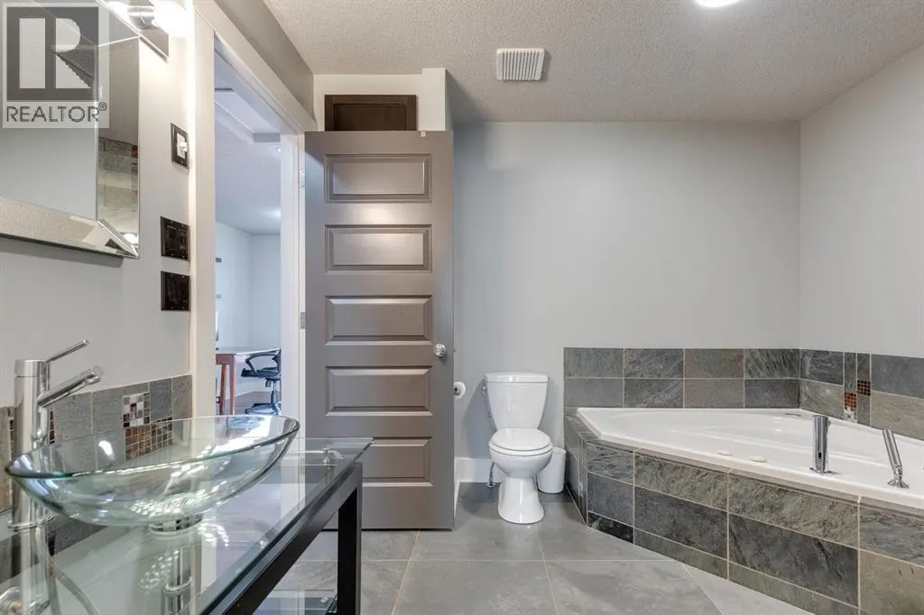 246 Christie Park Mews SW