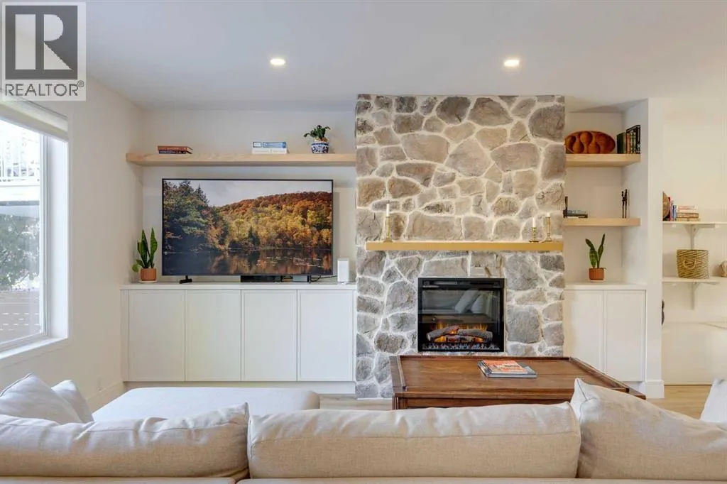 254 Scenic View Close NW