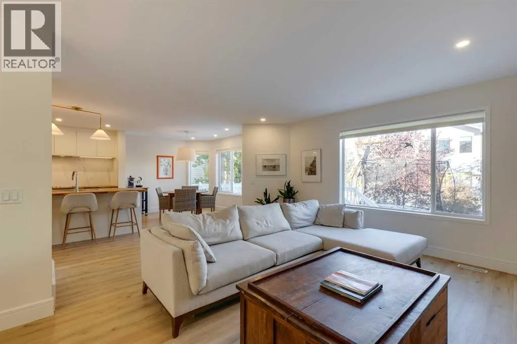 254 Scenic View Close NW