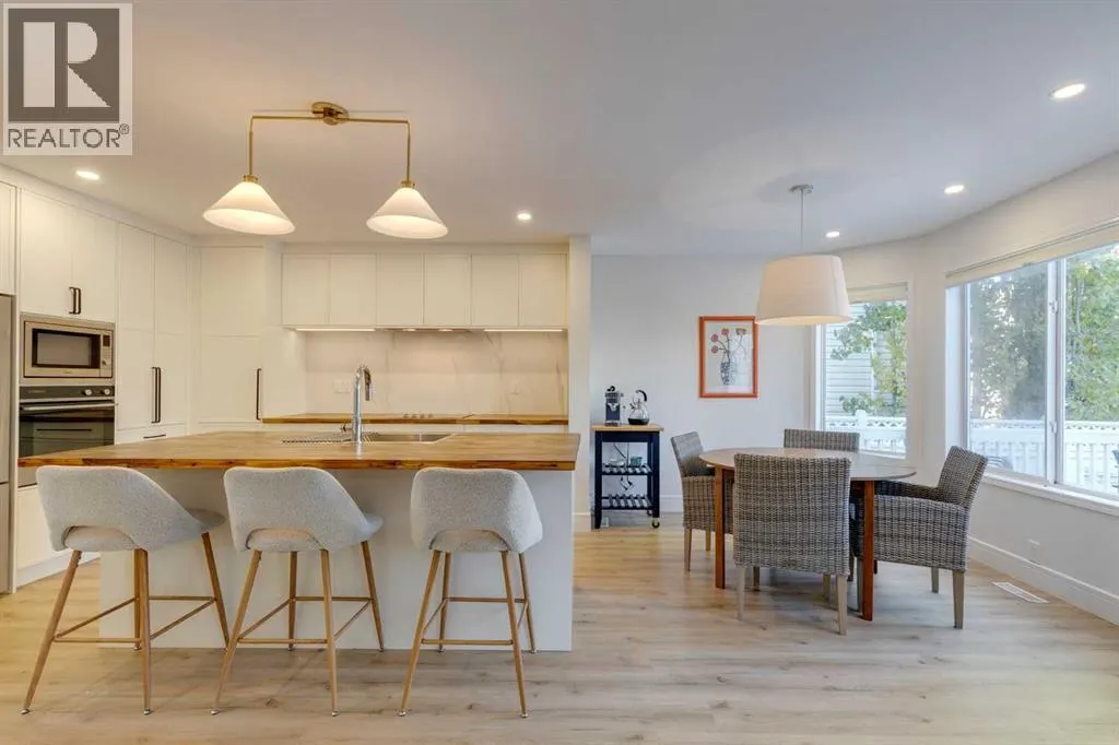 254 Scenic View Close NW