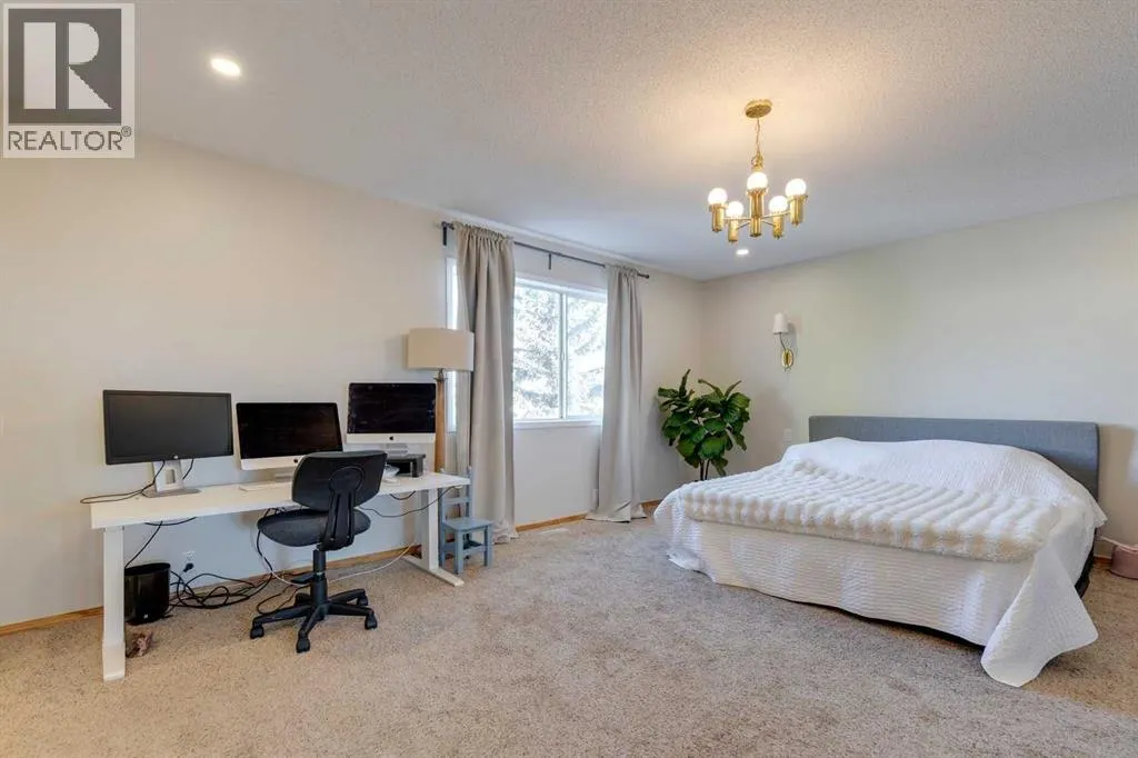 254 Scenic View Close NW