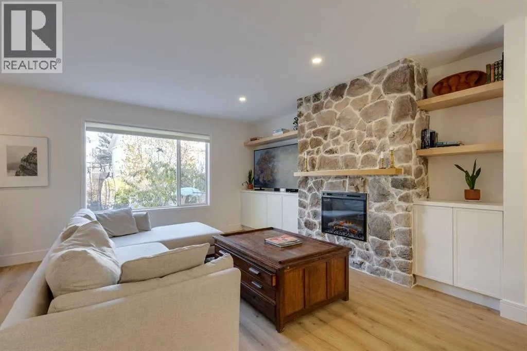 254 Scenic View Close NW