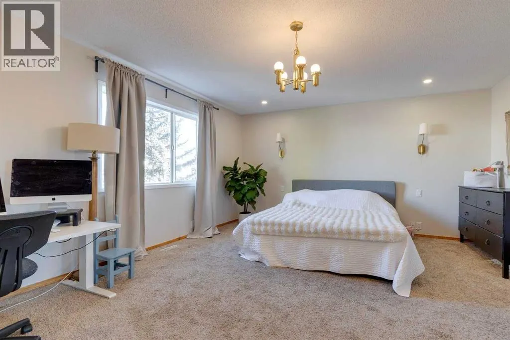 254 Scenic View Close NW