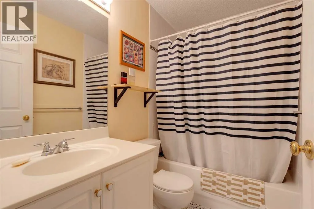 254 Scenic View Close NW