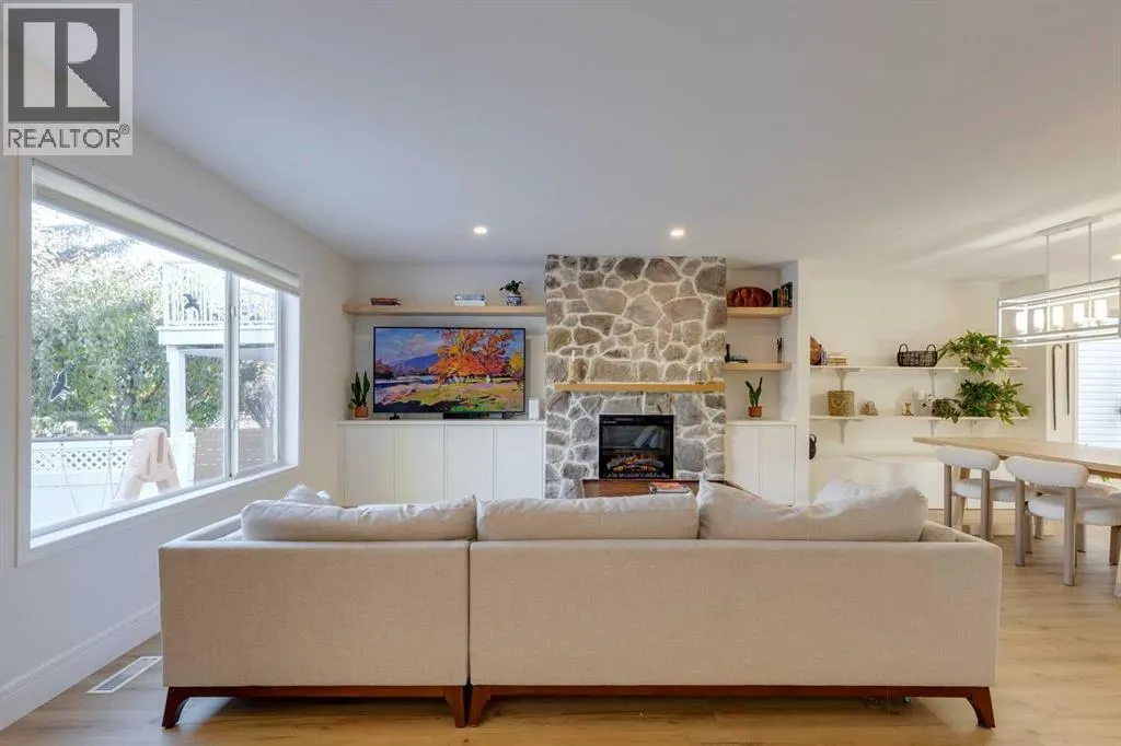 254 Scenic View Close NW