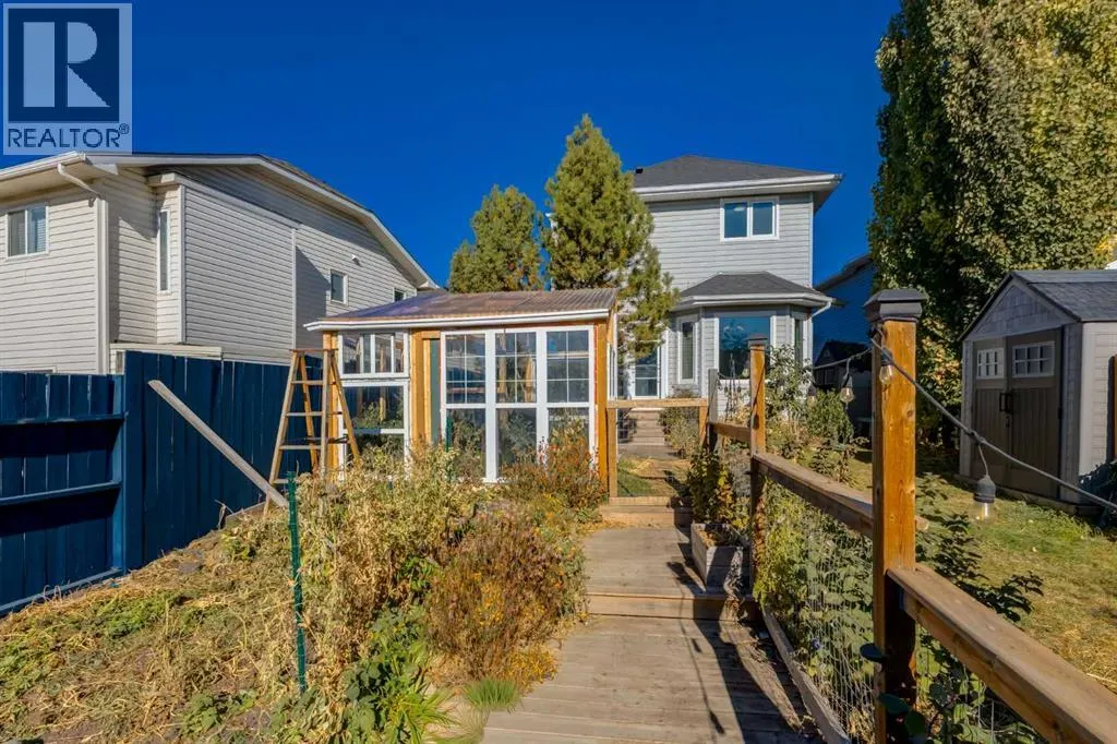 327 Covewood Park NE