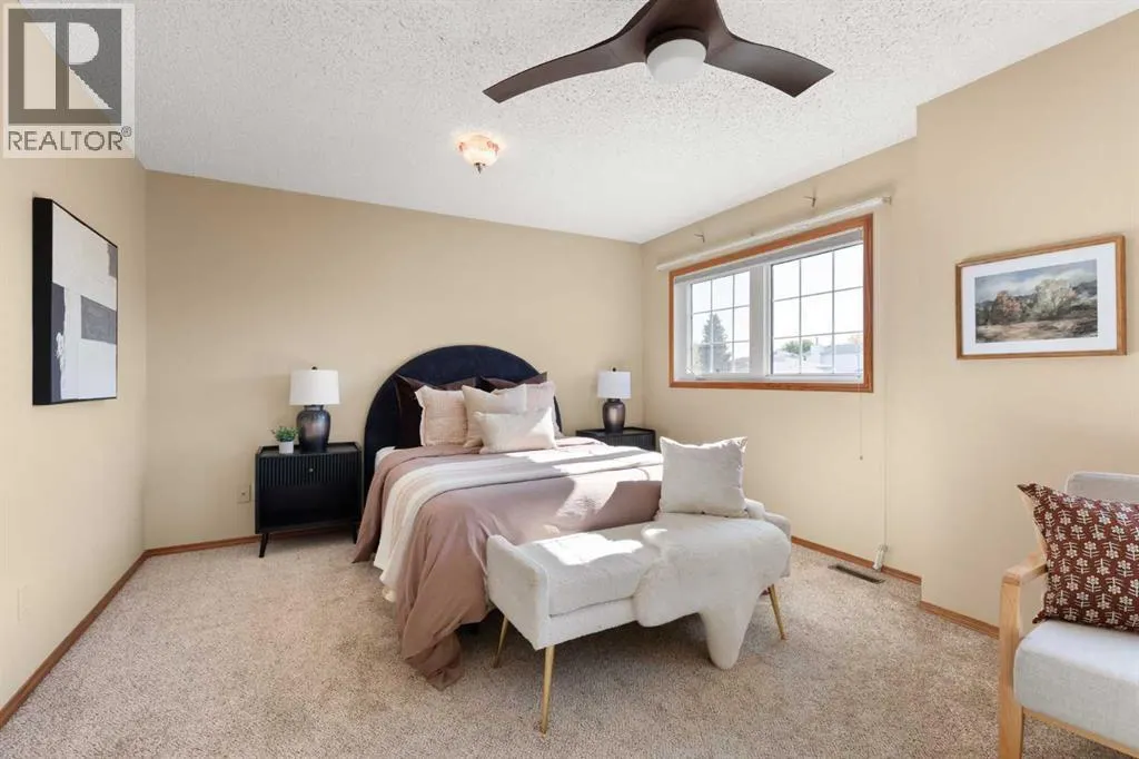 12 Redwood Way SE