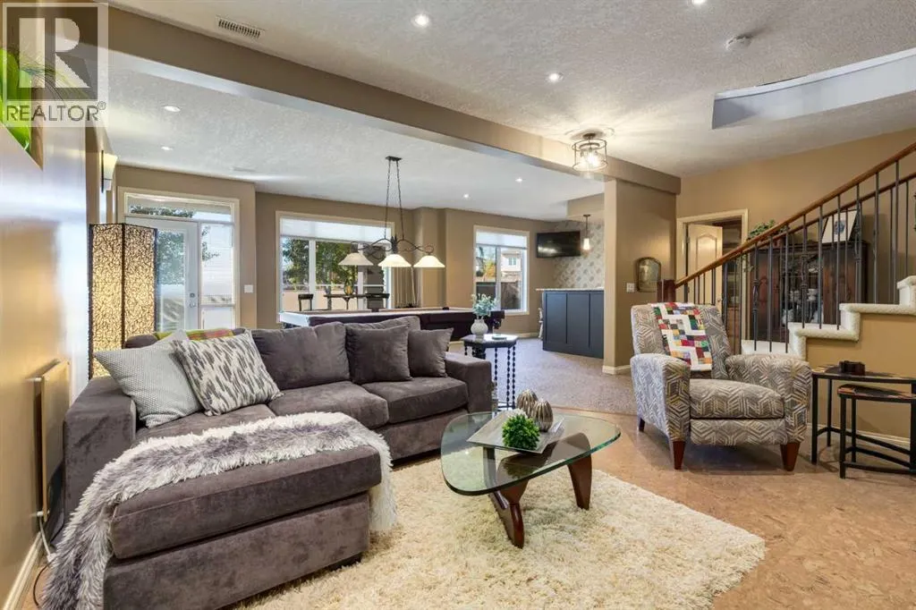 100 Royal Manor NW