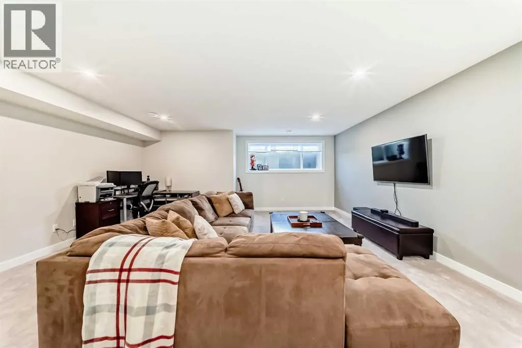 86 Wolf Crescent