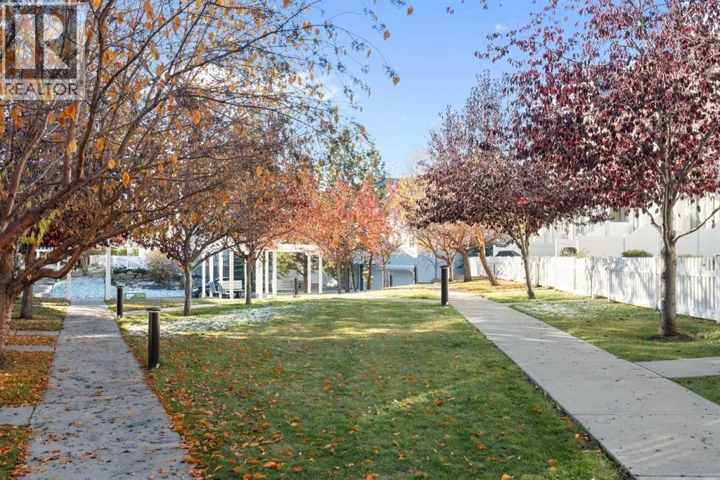 135 Tuscany Court NW