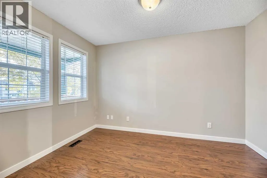 84 Evermeadow Manor SW