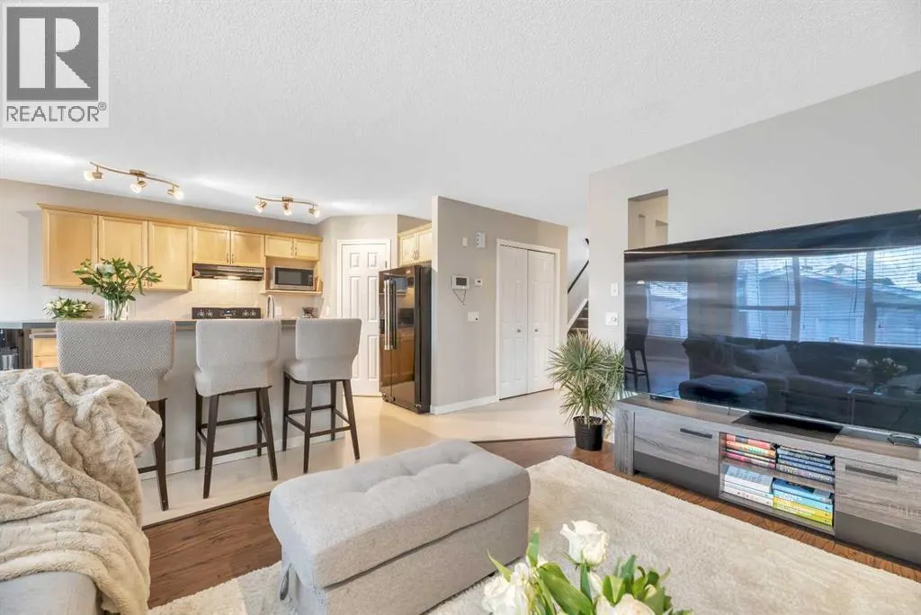 84 Evermeadow Manor SW